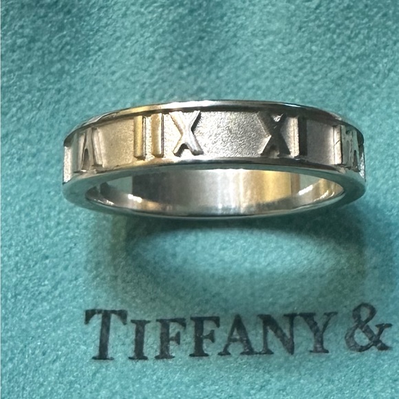 Tiffany & Co. Jewelry - 🔹Authentic Tiffany & Co. Silver Roman Numeral Band 🔷